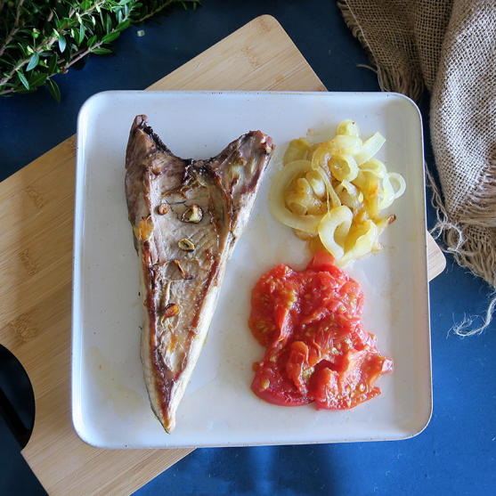 Filetes de barriga de atum branco grelhados