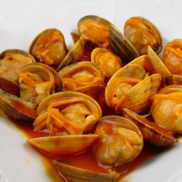 Clams with prawn sauce