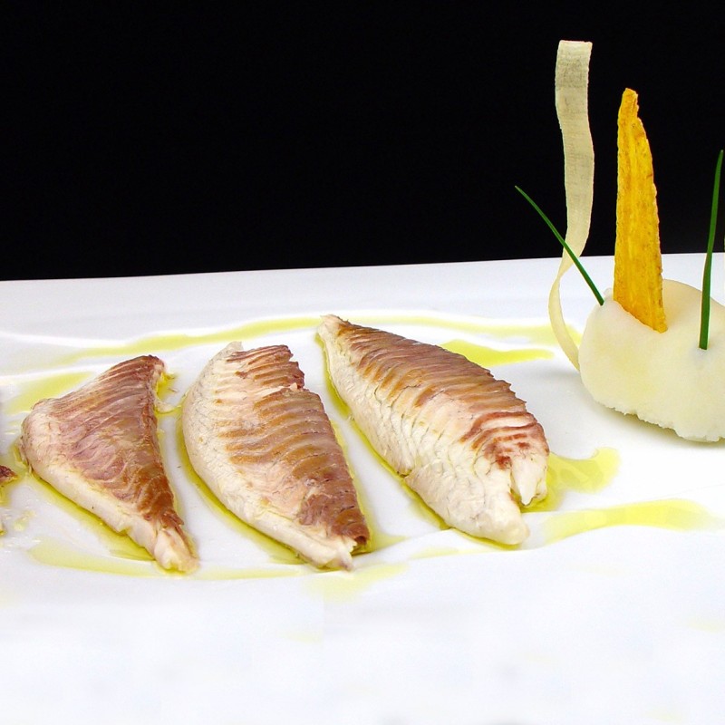 Salted gilt-head sea bream with lemon oil