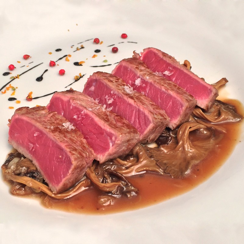 Beef sirloin with mushroom sauce