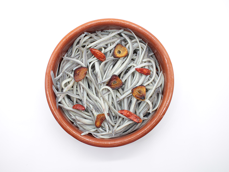 Deliciosas angulas al ajillo